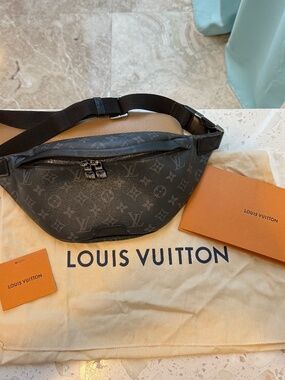 Louis Vuitton Monogram Eclipse Discovery Bumbag